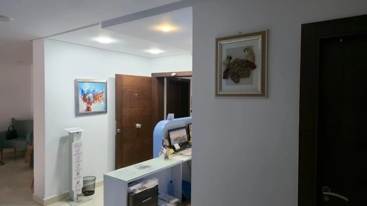 Couloir d'accès aux salles du cabinet